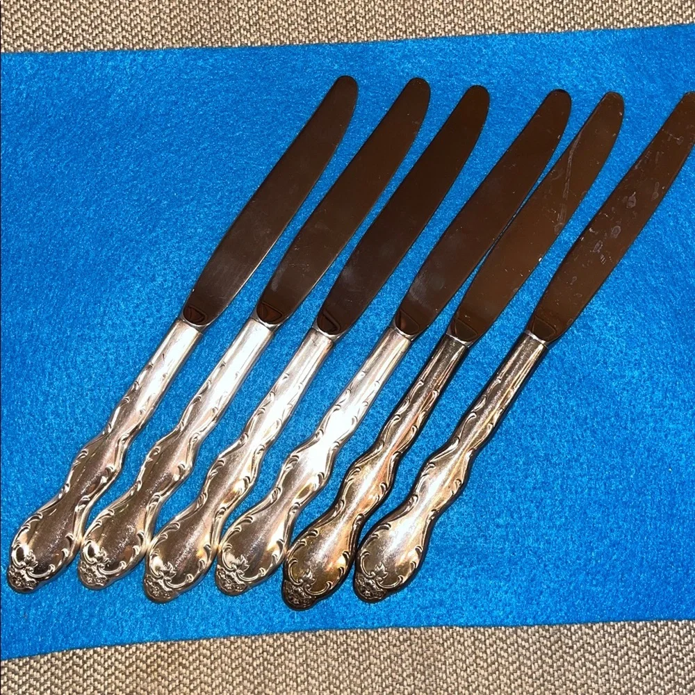 1964 VTG set of 6 dinner knives 9” Wm Rogers Melody Camelot Silverplate Flatware